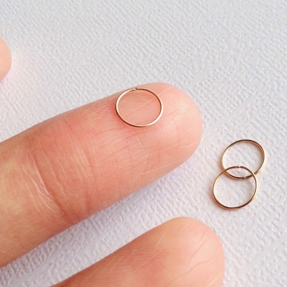 RESTOCKED! Thin/Skinny/Slim 22G Nose Ring/Hoop - Picture 4 of 10